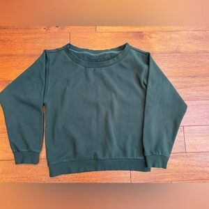 Off-the-Shoulder sweatshirt EUC